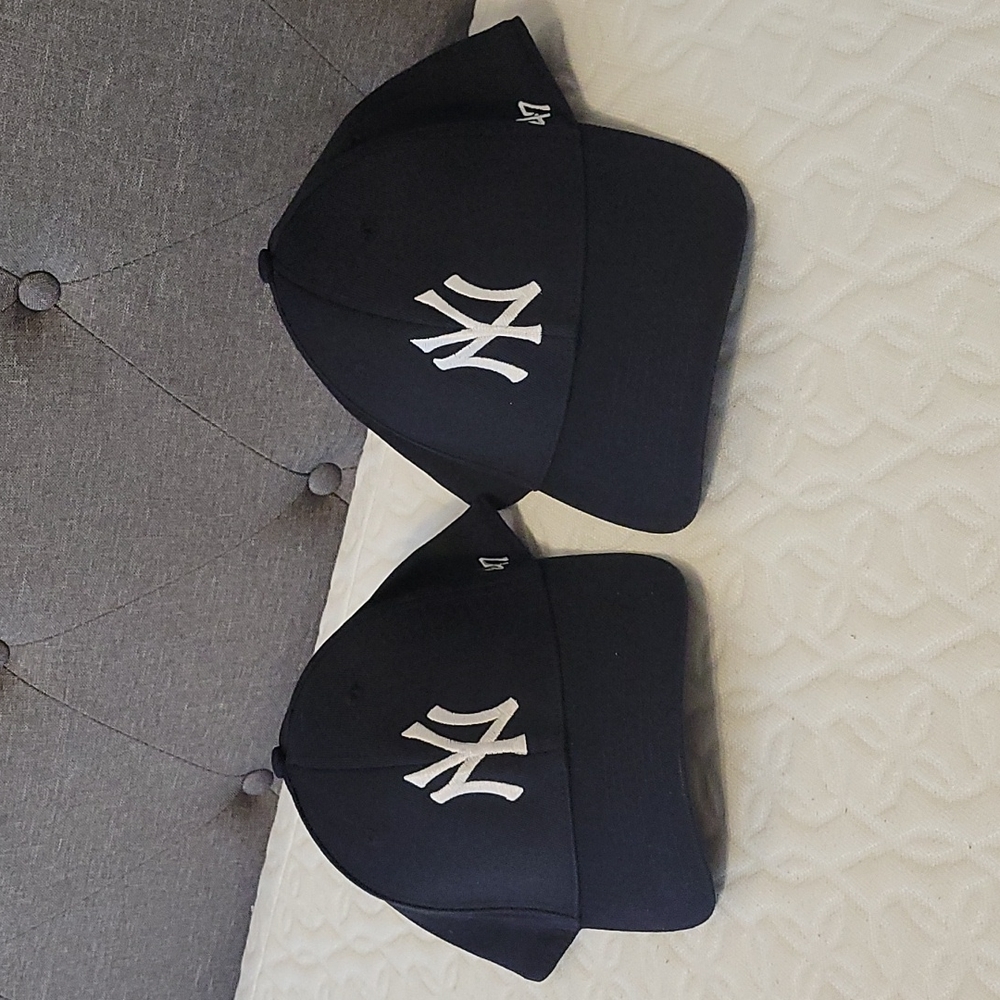 Set of 2 Yankees Hats